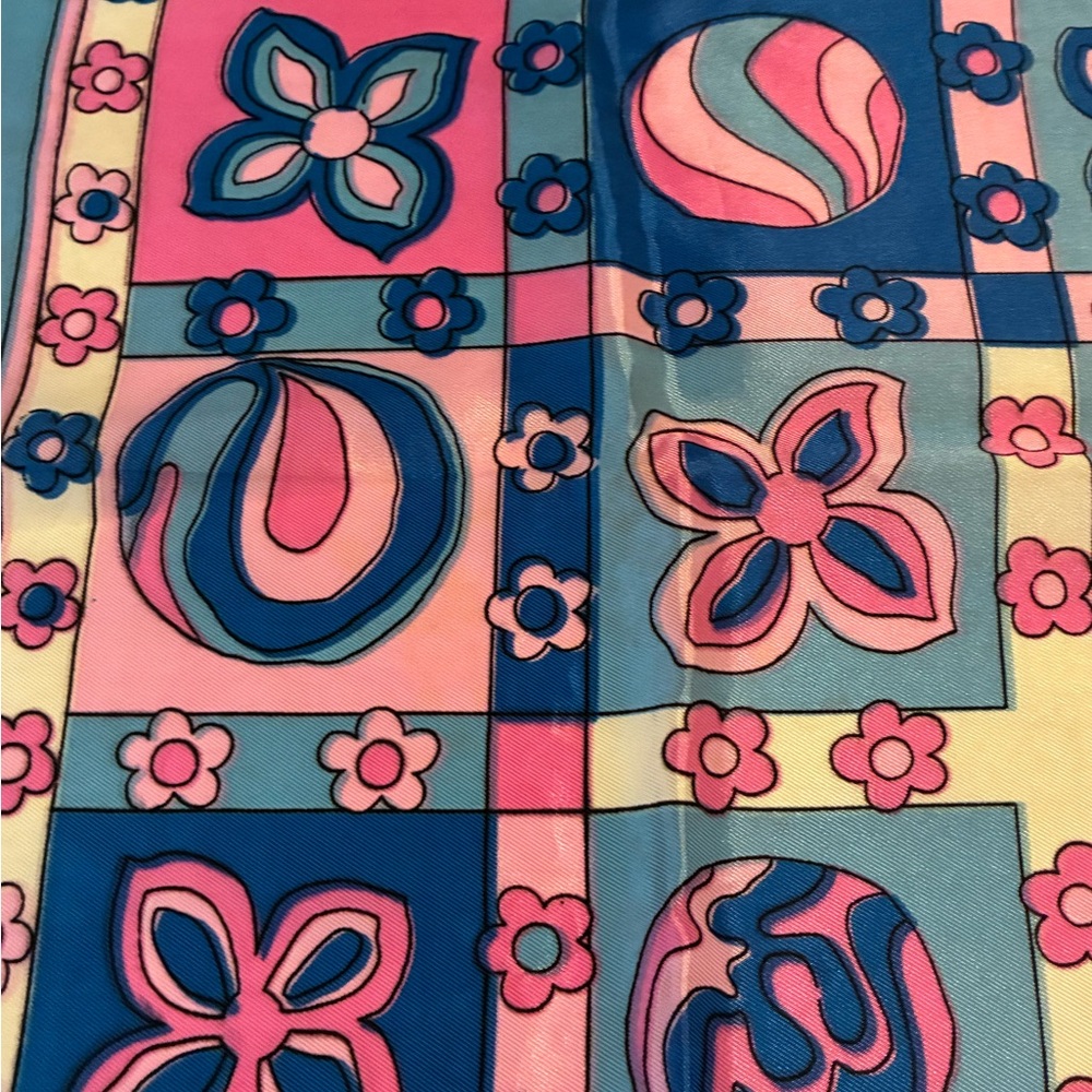 Colorful Geometric Pattern Scarf - Picture 2 of 7